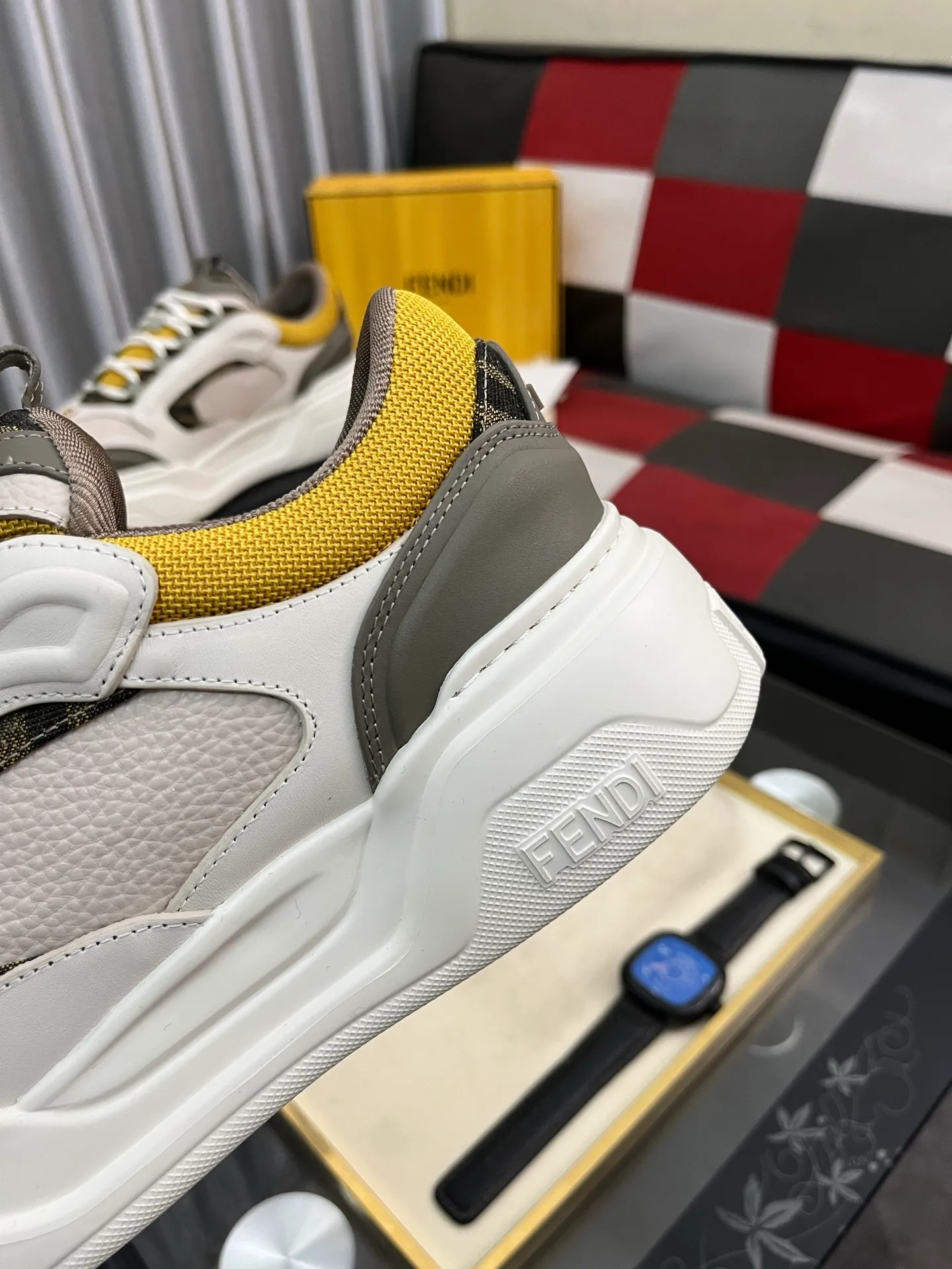 Men's Men's Shoes 💰680⌚️⌚️(Higher version) [Fendi] Fendi's latest casual shoes for men! Available at counters simultaneously! A one-to-one replica of the original. Made entirely of imported top-grain calfskin, the interior is made of top-grain water-dyed cowhide, and the original factory-supplied rubber outsole. Leading new fashion concepts. Matching code: 38-44. 45 can be customized and non-returnable!